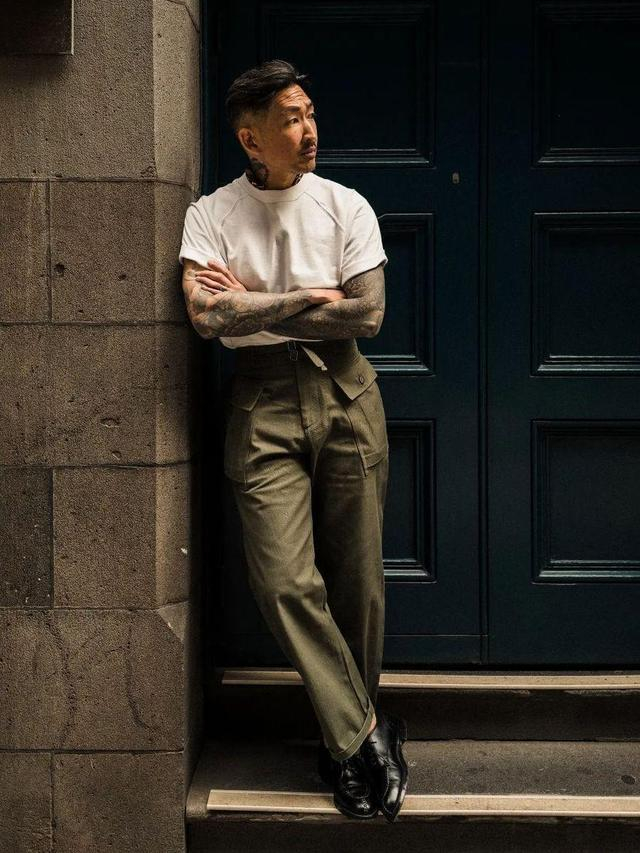 上了年纪的男人,建议少穿这3种裤子,不是显矮就是油腻,没气质