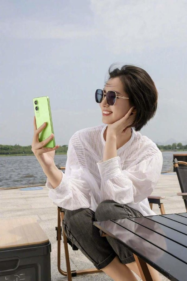 oppo美女产品经理亲自代言oppo k12x 这手机怪好看的