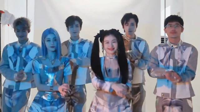 迪丽热巴,金靖,白宇,刘宇宁,张凌赫,周柯宇全员跳晚安大小姐