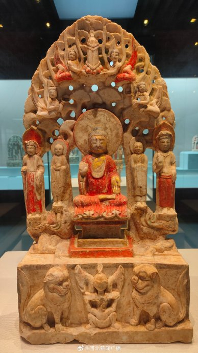 同时接收新一轮传入的笈多造像样式而创造出的一种全新艺术表现形式