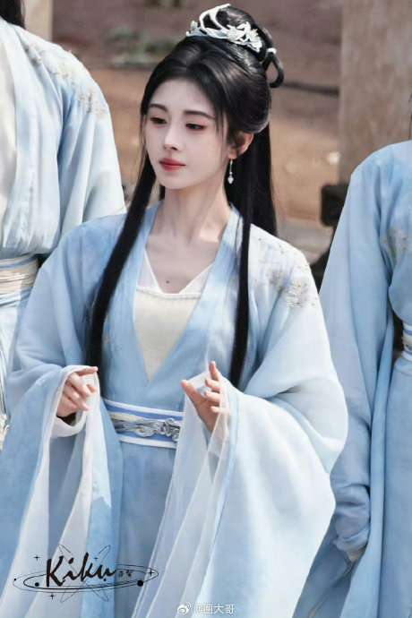 好家伙了,鞠婧祎在主演的电视剧《千香引》里面的妆容和演技又备受