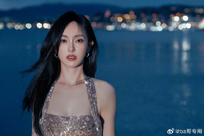 唐嫣今日走戛纳红毯,造型图公开