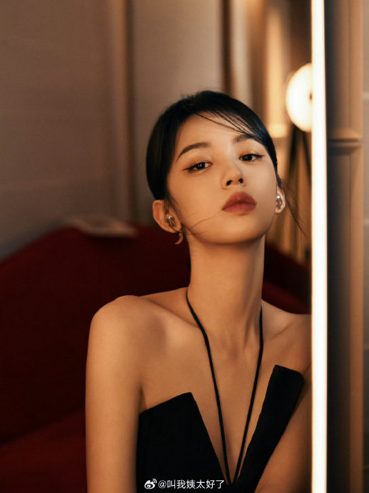 周也的新瓜《红舞鞋》,看简介很像孙俪和邓超的《幸福像花儿一样》