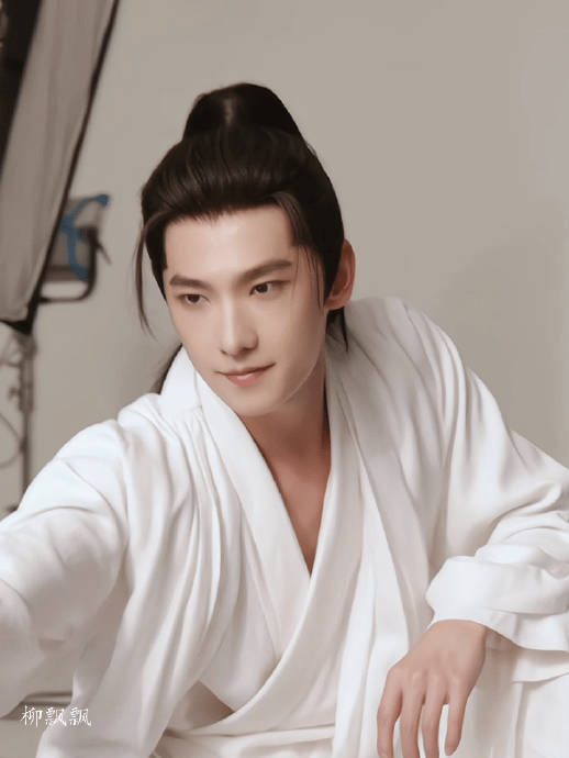 《凡人修仙传》杨洋韩立白衣造型海报拍摄花絮