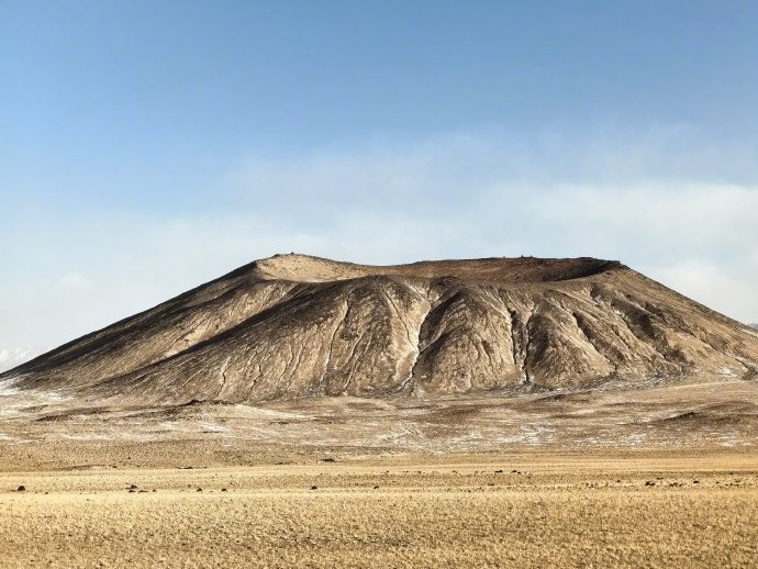 克里亚古道里,有很多活火山,最近的是73年前还在喷发