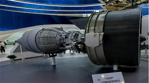 (图解:珠海航展上展出的cj2000航空发动机,预计安装在c929上)03200吨