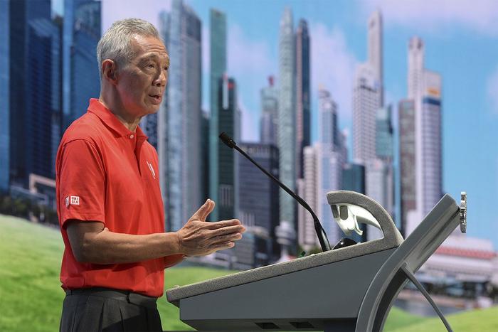 当地时间2024年5月1日，新加坡总理李显龙出席五一集会，发表卸任前最后一次重要讲话。本文图片 视觉中国 图