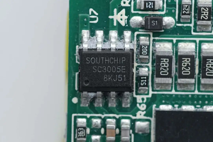 拆解报告:贝尔金200w四usb-c口氮化镓桌面充电器