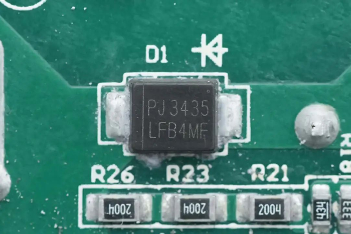 拆解报告:贝尔金200w四usb-c口氮化镓桌面充电器