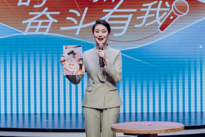 媒体音画呈现上完成得较好,能够将家乡和身边的感人小事融入比赛内容