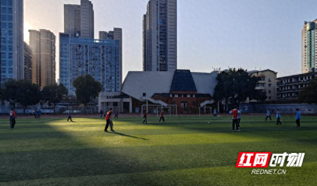 常德市五中掀起"足球"热潮,班级联赛正式开打!