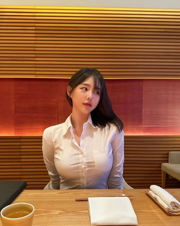 这腰臀比,谁看了不迷糊啊|小姐姐|网红_新浪新闻