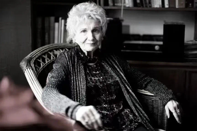 诺奖得主,"短篇女王"艾丽丝·门罗去世,享年92岁