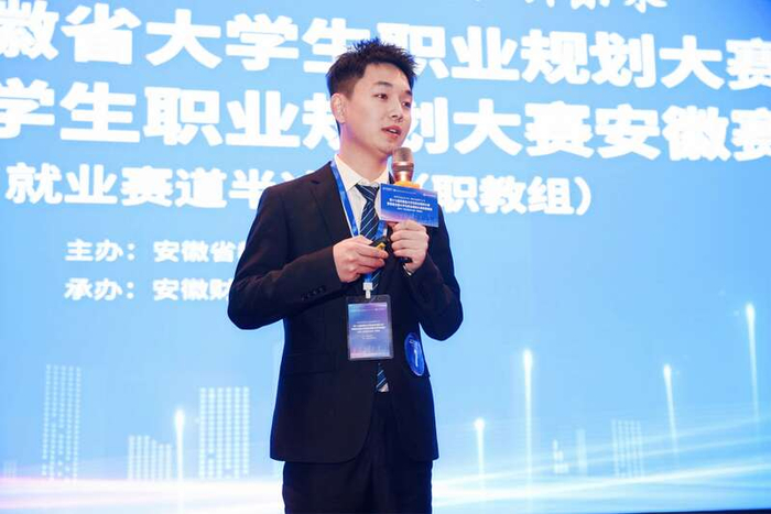 李云龙:从打工仔到斩获全国金奖,找到"绝处逢生"出路