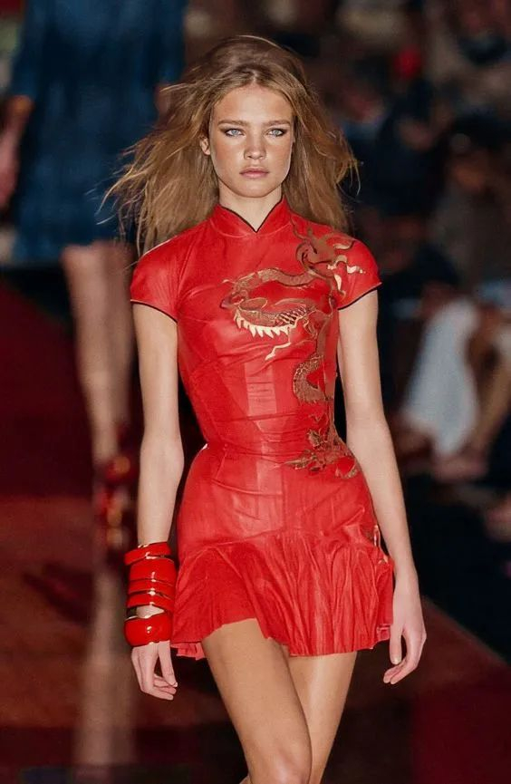 时装焦点 | 一场充满奇趣幻想的东方奇遇