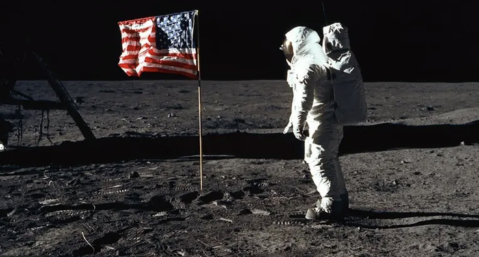聊聊"美国登月造假论"|阿波罗|登月|月球_新浪新闻