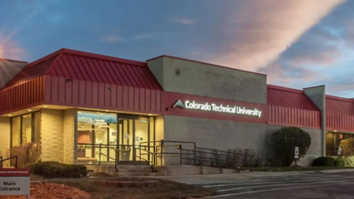 师资力量拉胯的10所美国大学!几百人大课逼疯学生?