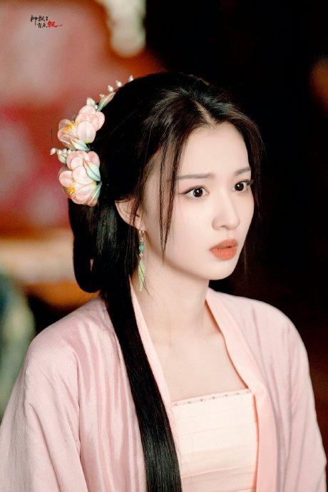好美啊王楚然,假笑也好可爱