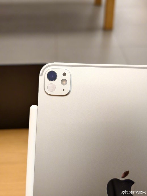 顶配仅才 22499 元的新 ipad pro 真的太薄啦!