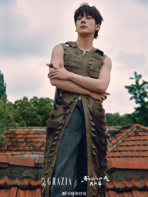 涂山雅雅@郭晓婷 与 傲来国三少@魏哲鸣miles 登封《红秀grazia》