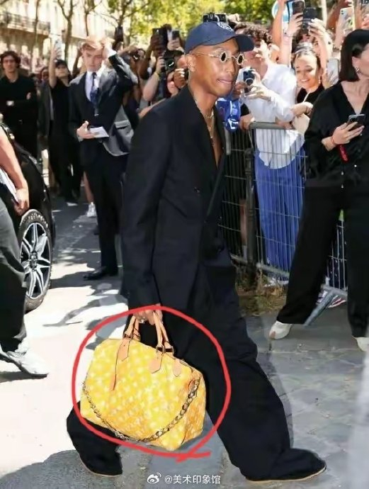 "lv设计总监现身成都太古里,身价千万炸街"