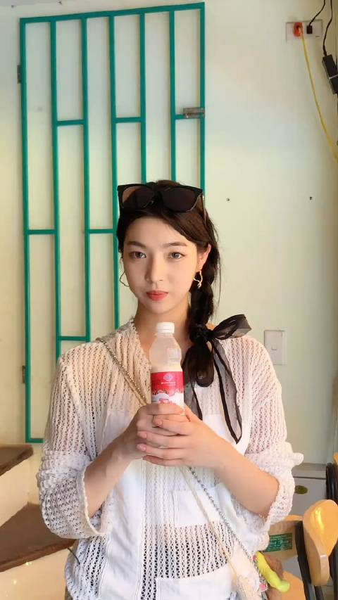 原来是中国新声代里超能唱的子璐妹妹