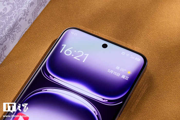 超美小直屏设计!oppo reno12 pro「银幻紫」图赏