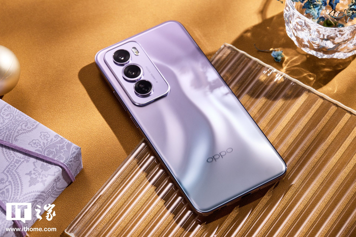 超美小直屏设计!oppo reno12 pro「银幻紫」图赏