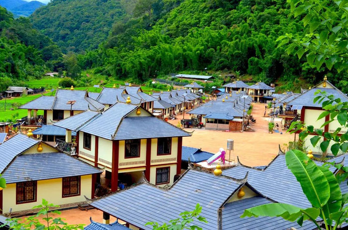 边地美丽村庄 贺雅摄姐妹 郑宪章摄勐马瀑布 孟连县委宣传部供图织布