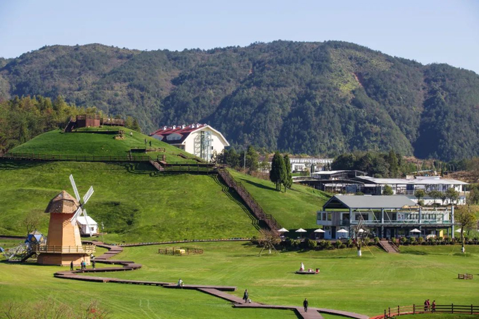 5月19日当天,泰顺县乌岩岭景区面向游客免门票.