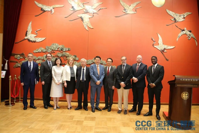 ccg名家午餐会在北京国际俱乐部举办,研讨中国经济发展