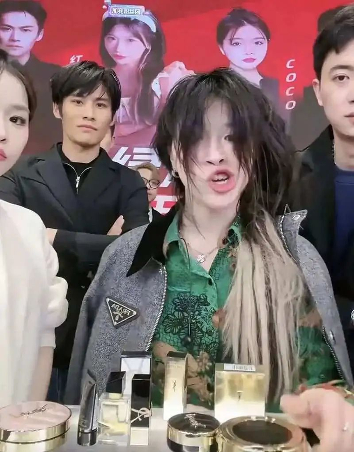 疯狂小杨哥,不想当网红了|抖音|切片|快手_新浪新闻