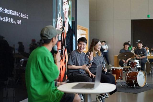 融合爵士乐队jazzy pie的"无障碍"之路