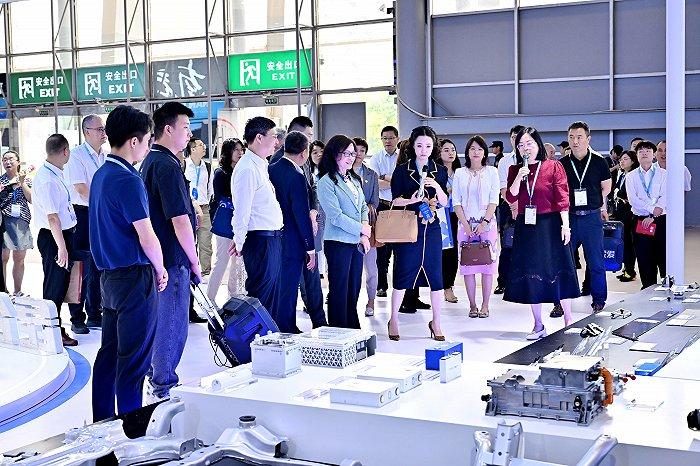 第十届成都国际汽车零配件及售后服务展览会在蓉举行