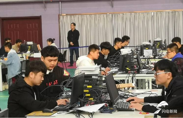 用技能改变命运 肥城小伙从技校生"逆袭"成大学教师