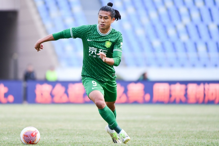 张玉宁:和于大宝讨教过中卫位置 这十几年基本都是皇马球迷