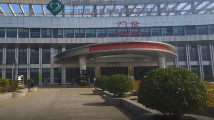 17岁体育生左膝长骨瘤医生错切右膝 医院回应