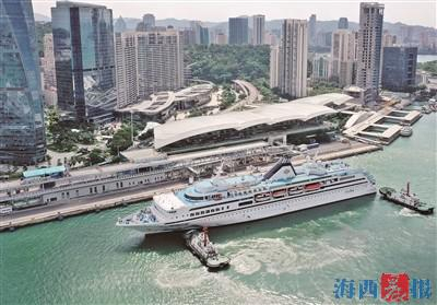 厦门国际邮轮母港地理位置优越,邮轮旅客下船就能进入旅游景区,方便