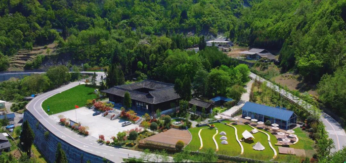 △图据蜂桶寨邓池沟景区