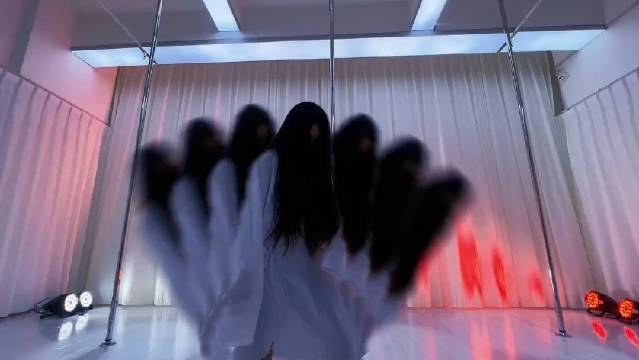 地府不易,贞子卖艺 艺术可以接地气,不能接地府,好的作品应该送给观众