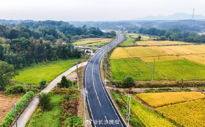 绿色丝带,连接开慧,福临,青山铺三镇;又似红色路标,串起天华调查旧址