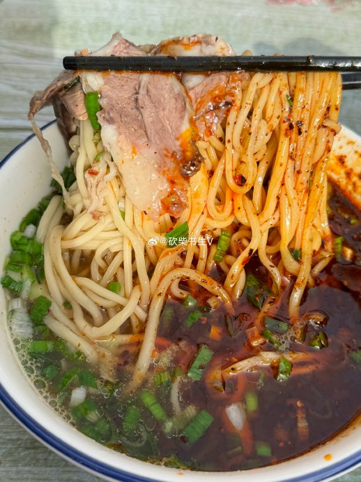 兰州过去的排队王——白建强牛肉面