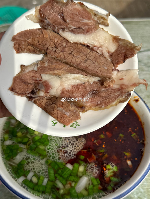 兰州过去的排队王——白建强牛肉面