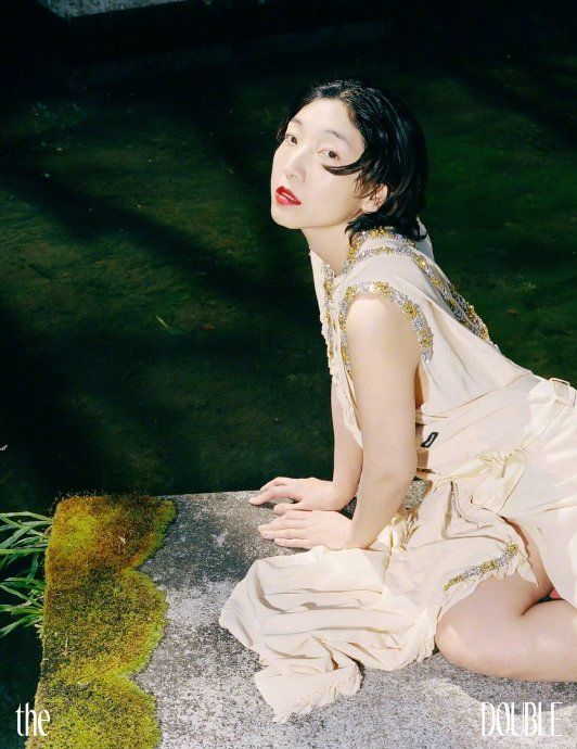 安藤樱拍摄的一组最新写真