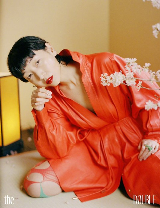 安藤樱拍摄的一组最新写真