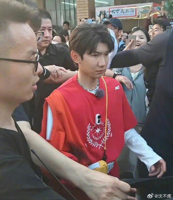 王俊凯 王源 易烊千玺近期的生图