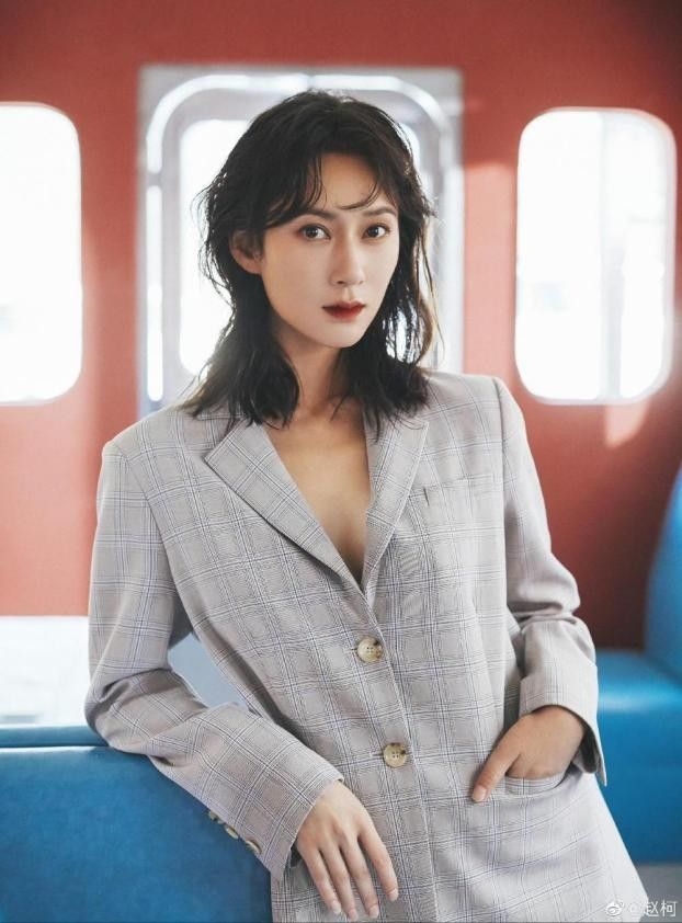 初代励志版的职场菜鸟晋升记,在一众美女演员之中,赵柯给人的印象很是