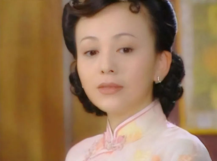 她演了大半辈子坏女人,如今53岁强势翻红|王琳_新浪新闻