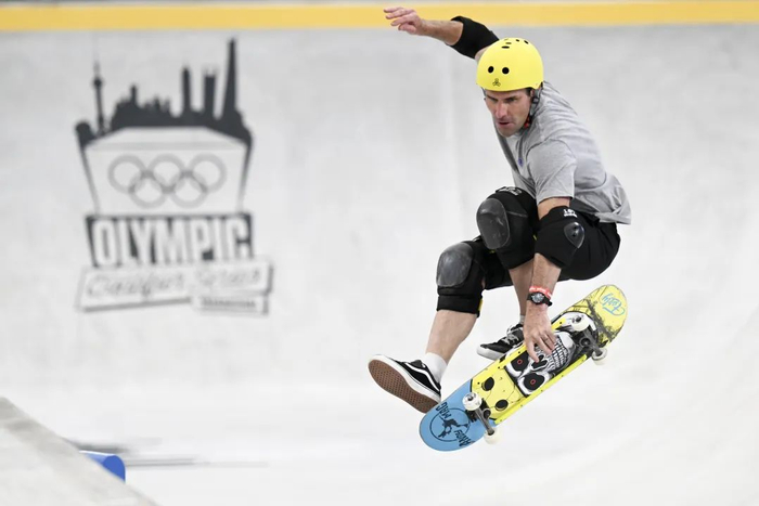 英国滑板选手安迪·麦克唐纳