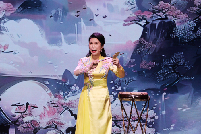 铁片大鼓《女儿国》作词:郭迎欢 唱腔设计:王淑玲演唱者:陈贺伴奏